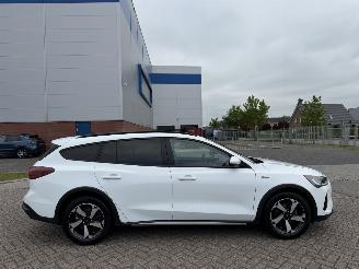 Ford Focus 1.0 Ecoboost Hybrid ACTIVE X picture 3