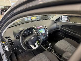 Kia Cee d Sporty wagon 1.4 CVVT 77Kw AIRCO picture 15
