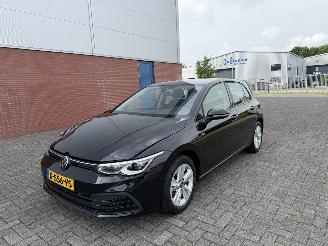 Vaurioauto  passenger cars Volkswagen Golf 1.0 TSI 81Kw Clima - Navi 2021/3