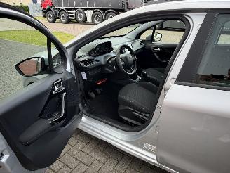 Peugeot 208 1.2 60kw Euro6 - Airco - Navi picture 13