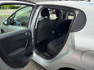 Peugeot 208 1.2 60kw Euro6 - Airco - Navi picture 15