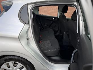 Peugeot 208 1.2 60kw Euro6 - Airco - Navi picture 22