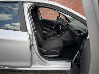 Peugeot 208 1.2 60kw Euro6 - Airco - Navi picture 24