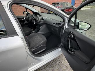 Peugeot 208 1.2 60kw Euro6 - Airco - Navi picture 23