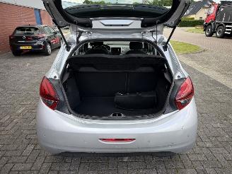 Peugeot 208 1.2 60kw Euro6 - Airco - Navi picture 20