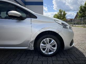 Peugeot 208 1.2 60kw Euro6 - Airco - Navi picture 9