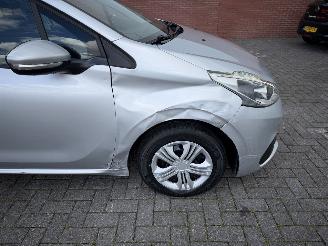 Peugeot 208 1.2 60kw Euro6 - Airco - Navi picture 10
