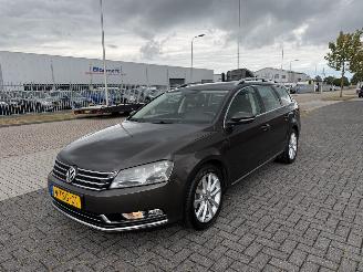 Coche accidentado Volkswagen Passat 1.6 TDI 77kw Highline Navi Clima 2014/4