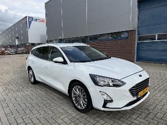 uszkodzony samochody osobowe Ford Focus 1.0 Hybrid Titanium X 92kw Clima - Navi 2021/6