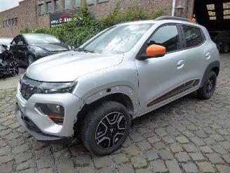 krockskadad bil auto Dacia Spring Comfort Plus 2022/4