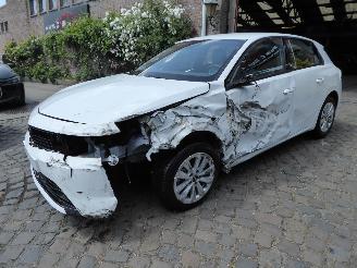 krockskadad bil auto Opel Astra Edition 2024/1