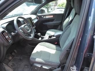 Volvo XC40 Momentum picture 7