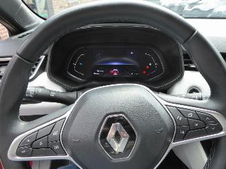 Renault Clio Techno Hybrid picture 11