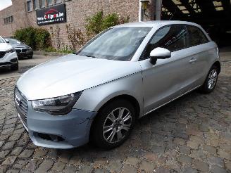 krockskadad bil auto Audi A1 attraction 2011/9