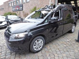 krockskadad bil auto Volkswagen Caddy Maxi 2023/5