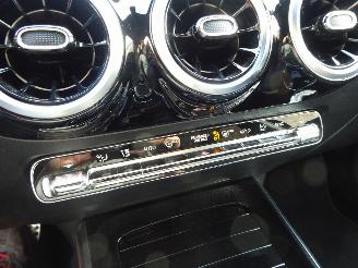 Mercedes B-klasse 180d AMG picture 17