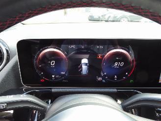 Mercedes B-klasse 180d AMG picture 11