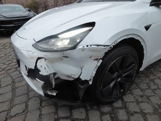 Tesla Model Y Long Range RWD picture 3