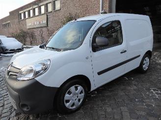 Damaged car Renault Kangoo  2020/9
