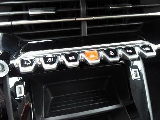 Peugeot 208 Active Pack picture 17