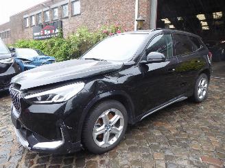 krockskadad bil auto BMW X1 25 e xDrive xLine 2025/4