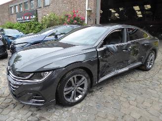 Vaurioauto  passenger cars Volkswagen Arteon R Line 2022/5