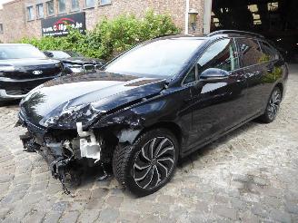 Schadeauto Volkswagen Golf Variant Life 2022/6