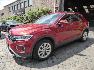 Unfallwagen Volkswagen T-Roc Life 2024/8