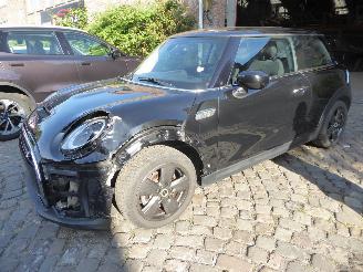 Avarii autoturisme Mini Cooper SE Mini 3-trg. Cooper SE Essential Trim 2023/3