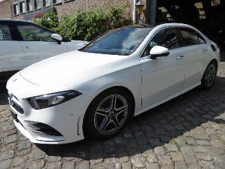 Coche accidentado Mercedes Cla-klasse 180 d Limousine Pack AMG 2020/8