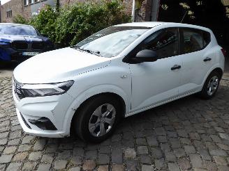 skadebil auto Dacia Sandero III Essential 2025/4