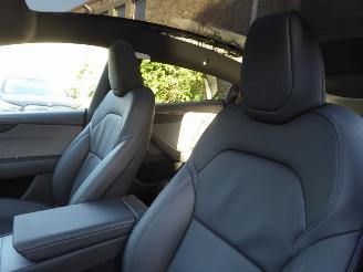 Tesla Model Y Premium Long Range RWD picture 17