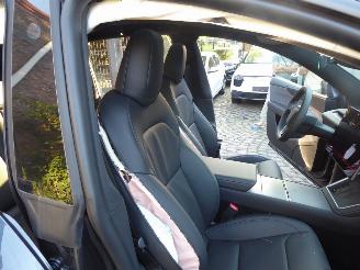 Tesla Model Y Premium Long Range RWD picture 13
