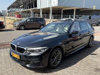 Damaged car BMW 5-serie 530i M-Pakket Head-Up Leer 2018/2
