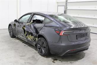 Tesla Model 3  picture 4
