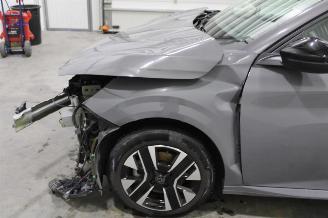 Peugeot 208  picture 5