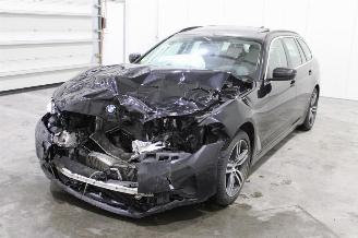 skadebil auto BMW 5-serie 520 2023/4