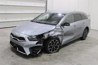 Voiture accidenté Kia Cee d cee'd 2024/4