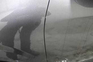 Peugeot 208  picture 8