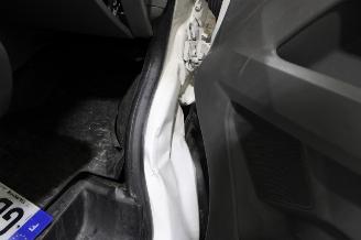 Volkswagen Transporter T6 picture 21