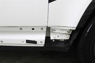 Land Rover Defender  picture 7