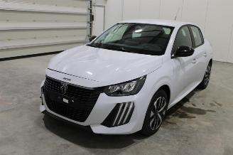 krockskadad bil auto Peugeot 208  2025/11