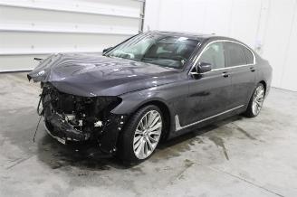 uszkodzony samochody osobowe BMW 7-serie 730 2018/4