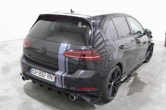 Volkswagen Golf  picture 3