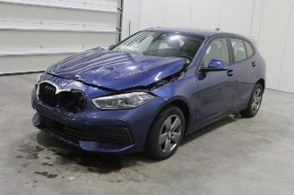 damaged passenger cars BMW 1-serie 116 2023/3