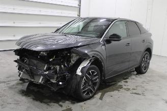 damaged passenger cars Peugeot 3008  2025/6