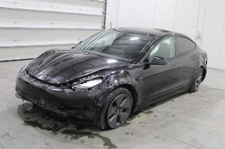 Vaurioauto  passenger cars Tesla Model 3  2021/6