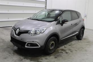 Damaged car Renault Captur  2017/4