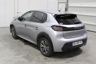 Peugeot 208  picture 4