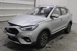krockskadad bil auto MG ZS  2024/3